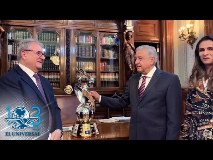  AMLO es nombrado embajador mundial del beisbol