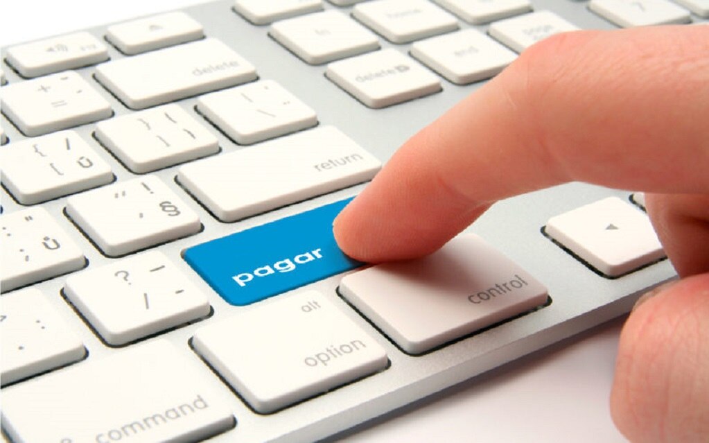 Contribuyentes se quejan en redes sociales de lentitud en pago de impuestos