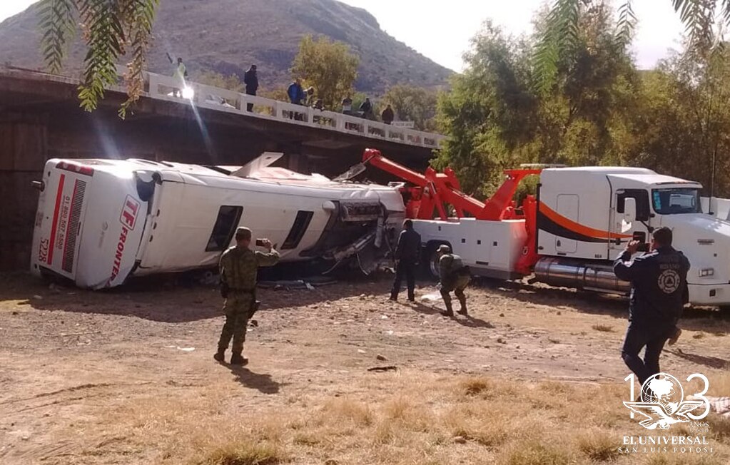 Sube a 7 cifra de muertos tras accidente en Santa María del Río