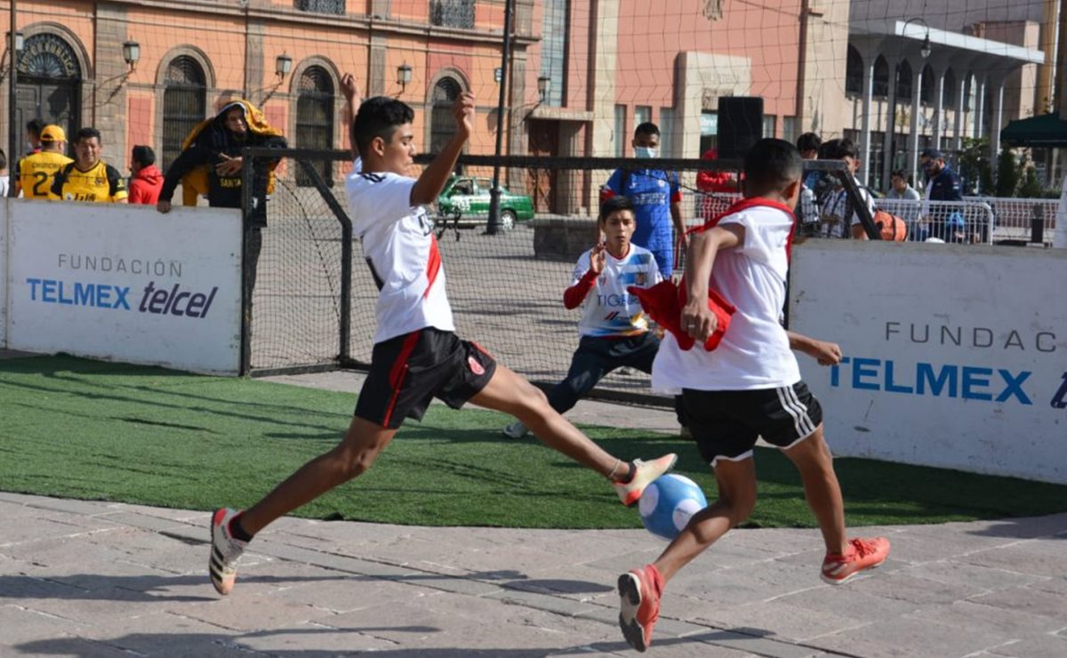 Participa en el torneo de fútbol callejero en San Luis Potosí