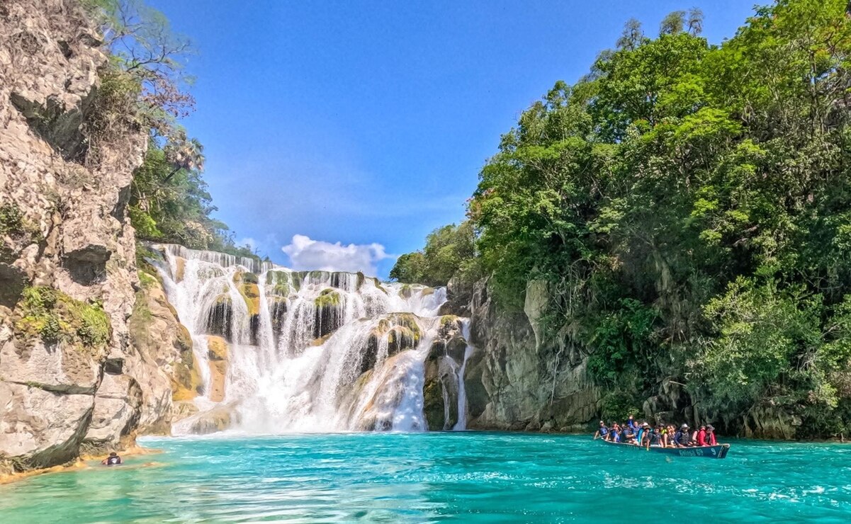 La Huasteca Potosina te reta a saltar en sus cascadas de aguas turquesa. Huasteca Potosina, FB