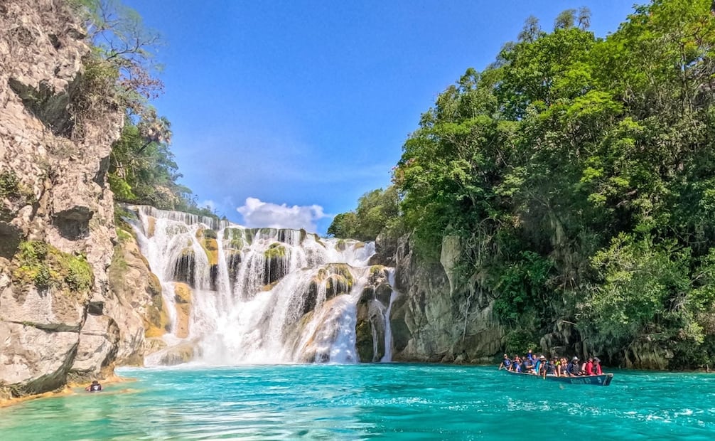 La Huasteca Potosina te reta a saltar en sus cascadas de aguas turquesa. Huasteca Potosina, FB