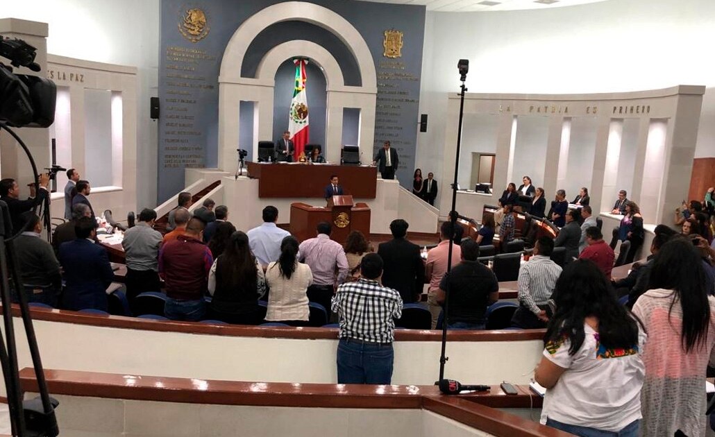 Congreso del Estado guarda minuto de silencio en memoria de Héctor Domínguez