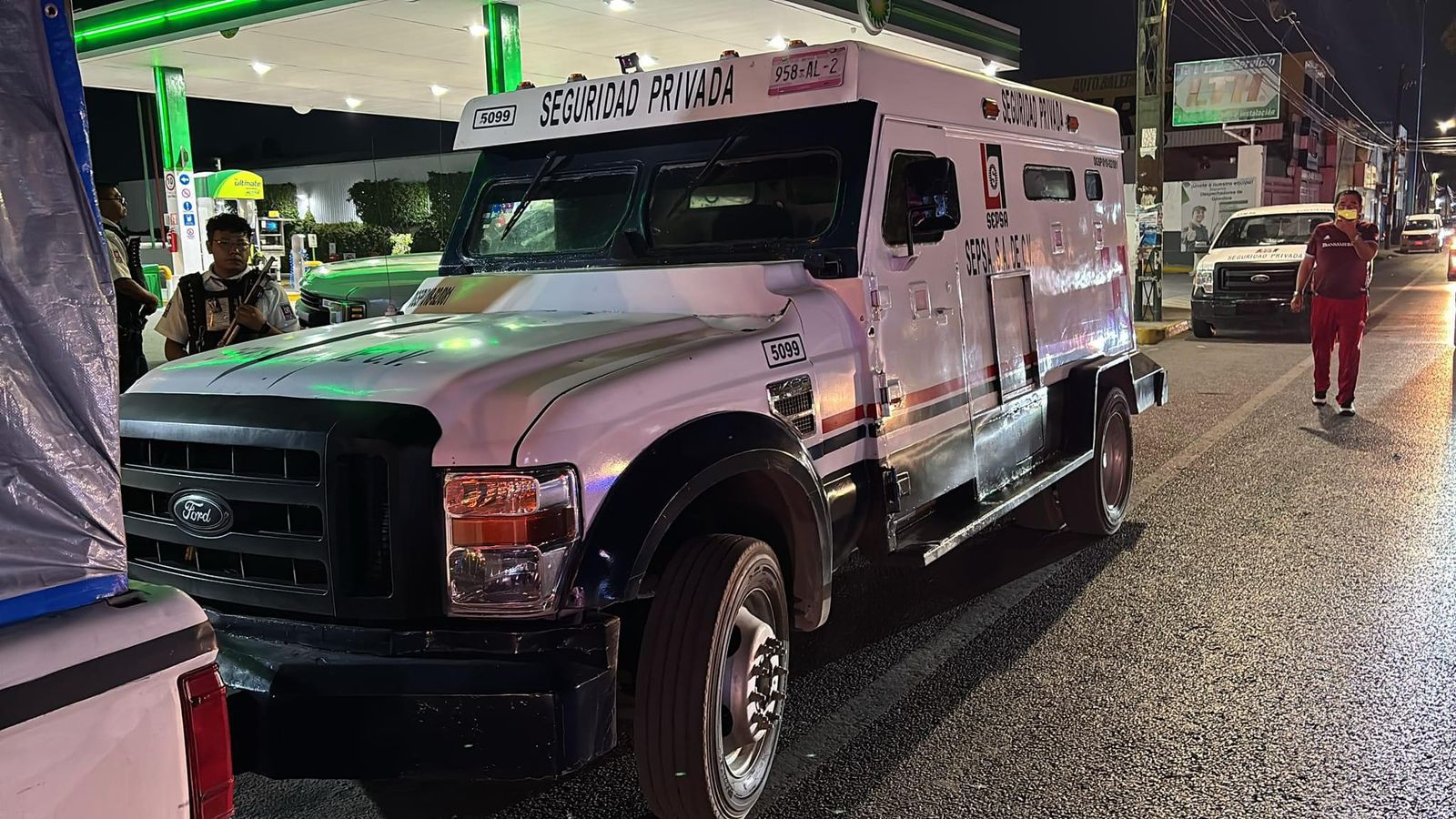 Violento asalto a camioneta de valores en la capital de SLP; hay una persona herida
