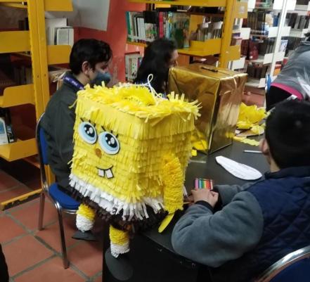 Menores con discapacidad intelectual en SLP crecen como emprendedores con piñatas y manualidades