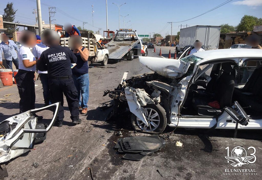 Choque deja prensado en Periférico 