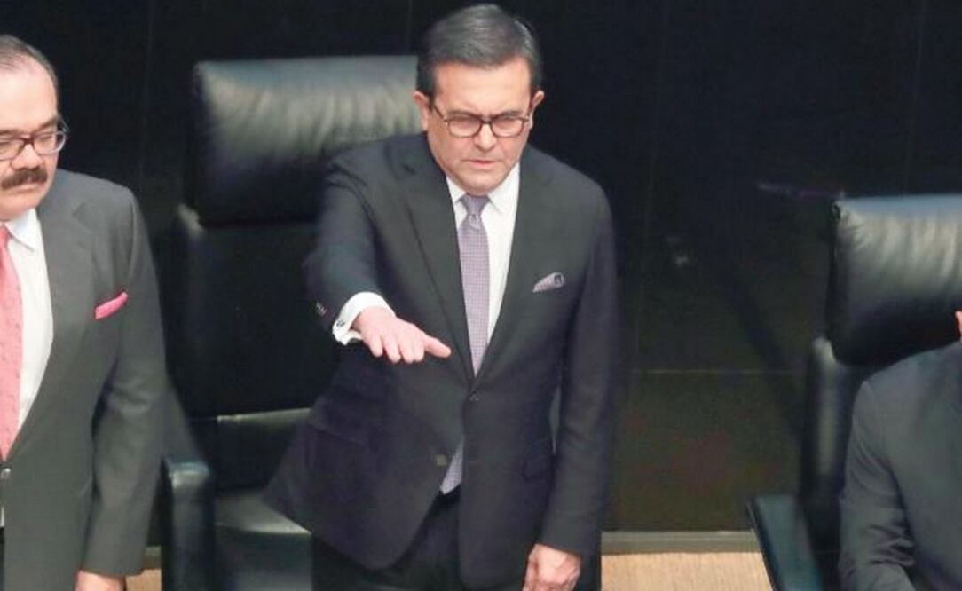 Durante su comparecencia ante el Senado, Ildefonso Guajardo (centro) dijo que la negociación del nuevo TLC favoreció a la industria mexicana. Foto: ARIEL OJEDA. EL UNIVERSAL