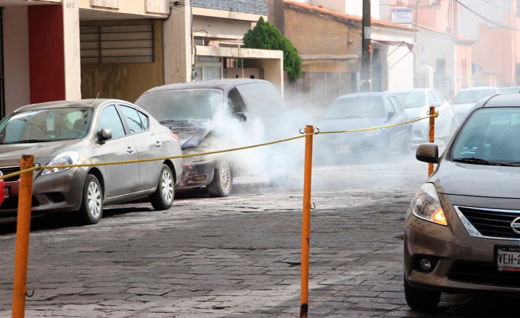 Se incendia camioneta en zona centro
