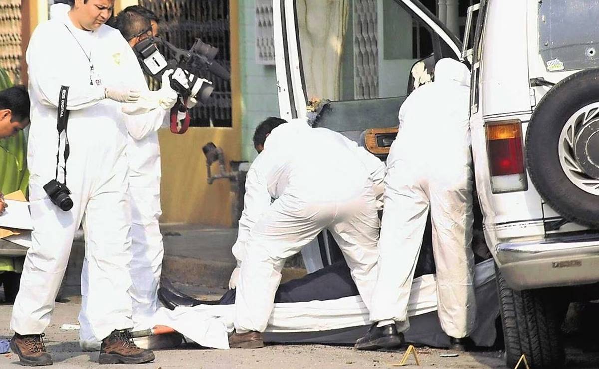 Según la causa de la defunción, la mayor parte corresponde a agresión con disparo de armas de fuego, y las no especificadas con 21 mil 547 homicidios. Foto: EL UNIVERSAL
