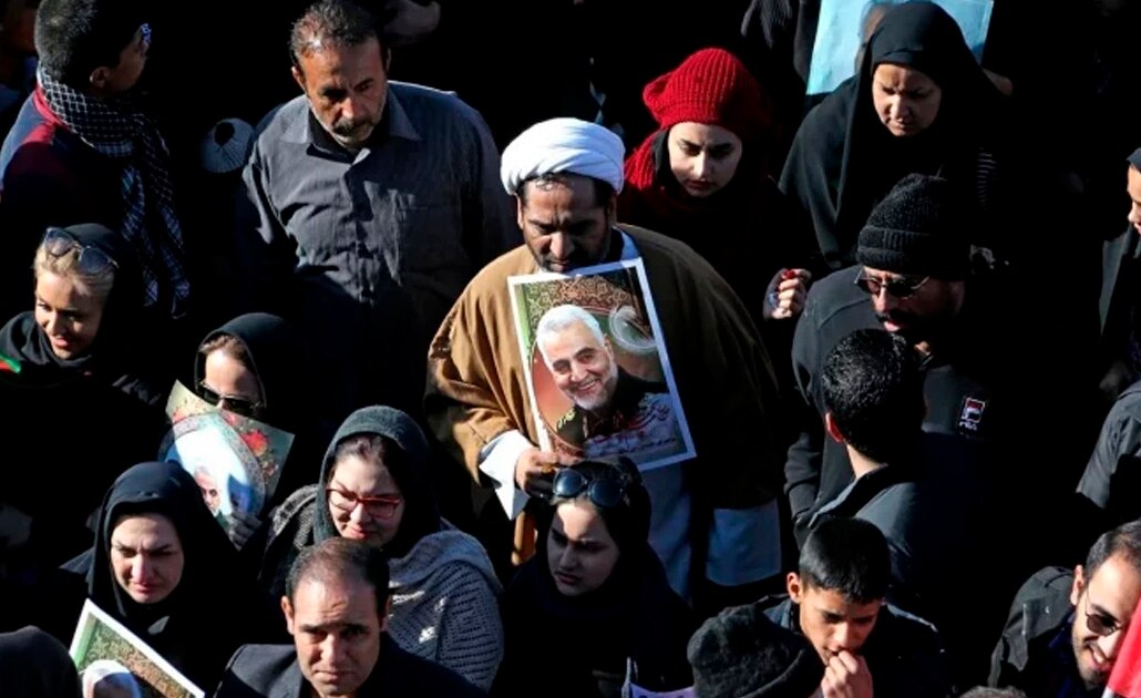 Sube a 56 los muertos en estampida en funeral de general Soleimani