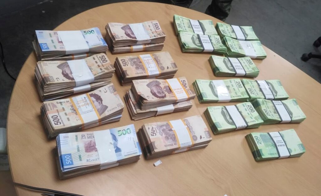 Aseguran un millón de pesos en aeropuerto Ponciano Arriaga