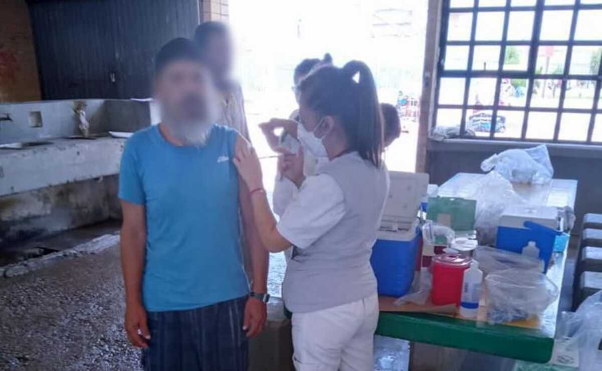 Con vacunación, refuerzan medidas de protección contra Covid-19 en centros penitenciarios de SLP. Foto: Especial