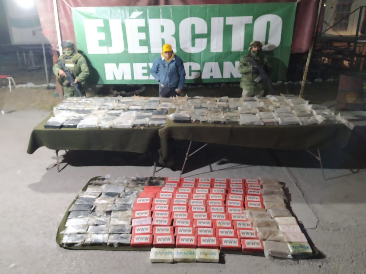 Decomisan 300 kilos de cocaína que transportaban en pipa en SLP 