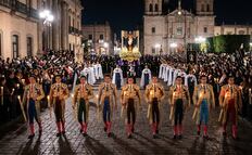 ¿Cuál es la relación entre la Procesión del Silencio y las corridas de toros?