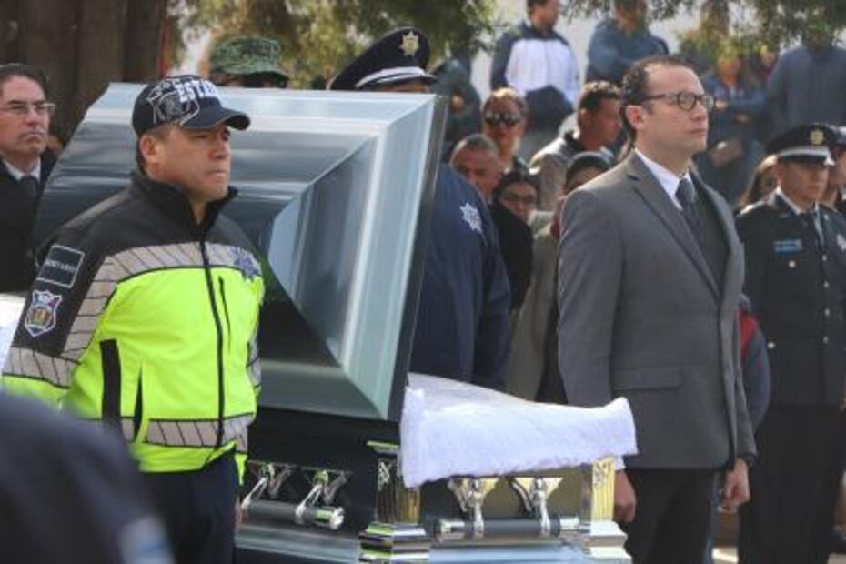 Homenajean a policía municipal asesinado en Las Pilitas