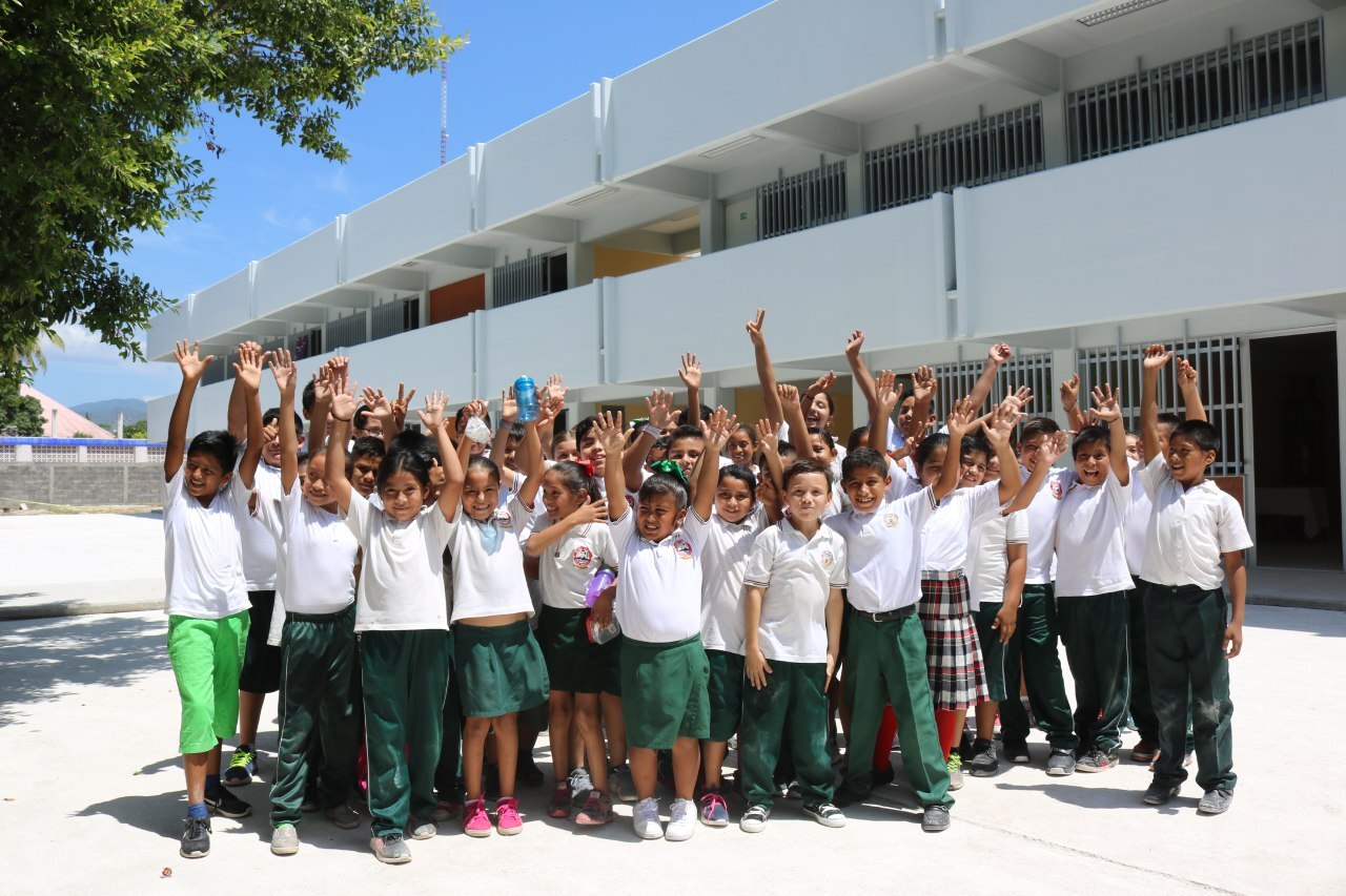 Entregan nuevo edificio en primaria de Tamasopo
