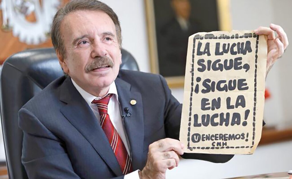 Director del Poli muestra archivo personal del 68