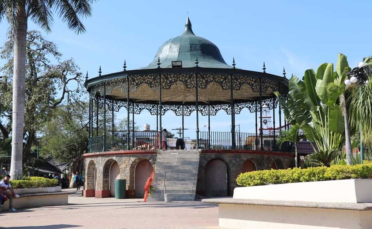El antiguo kiosco de la Plaza de Armas y la historia de su llegada a Tampamolon Corona