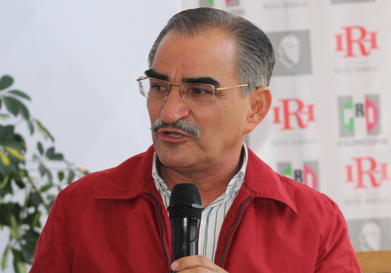 Precandidatos del PRI se reúnen con convencionistas