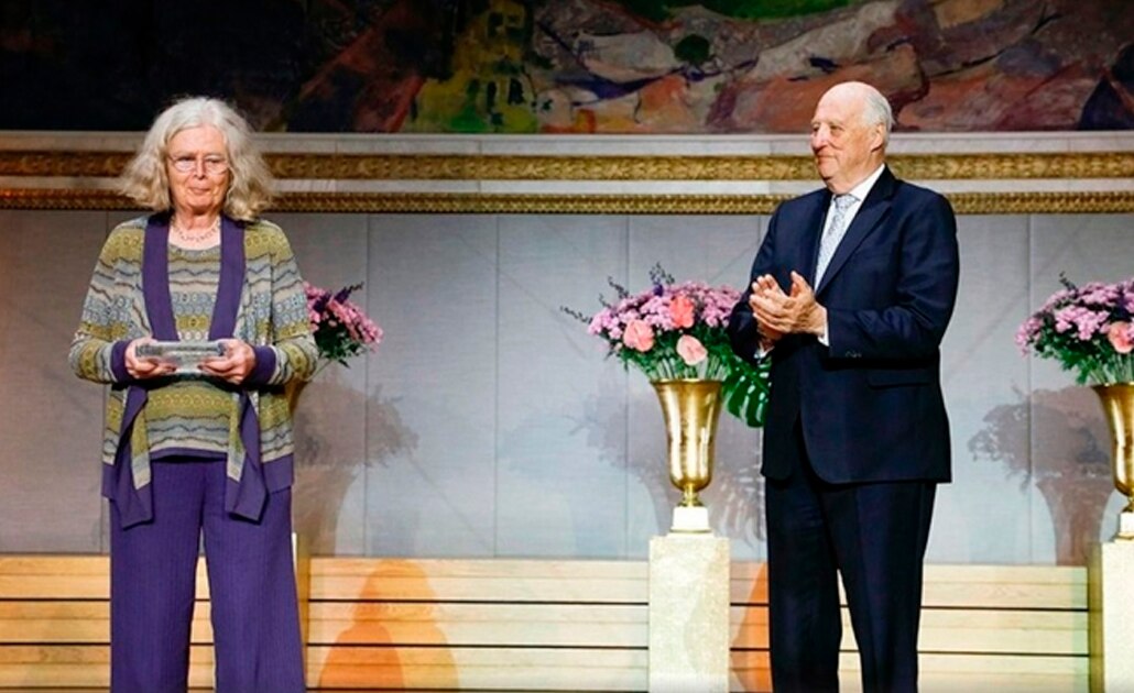 Karen Uhlenbeck, primera mujer que recibe el "Nobel" de matemáticas