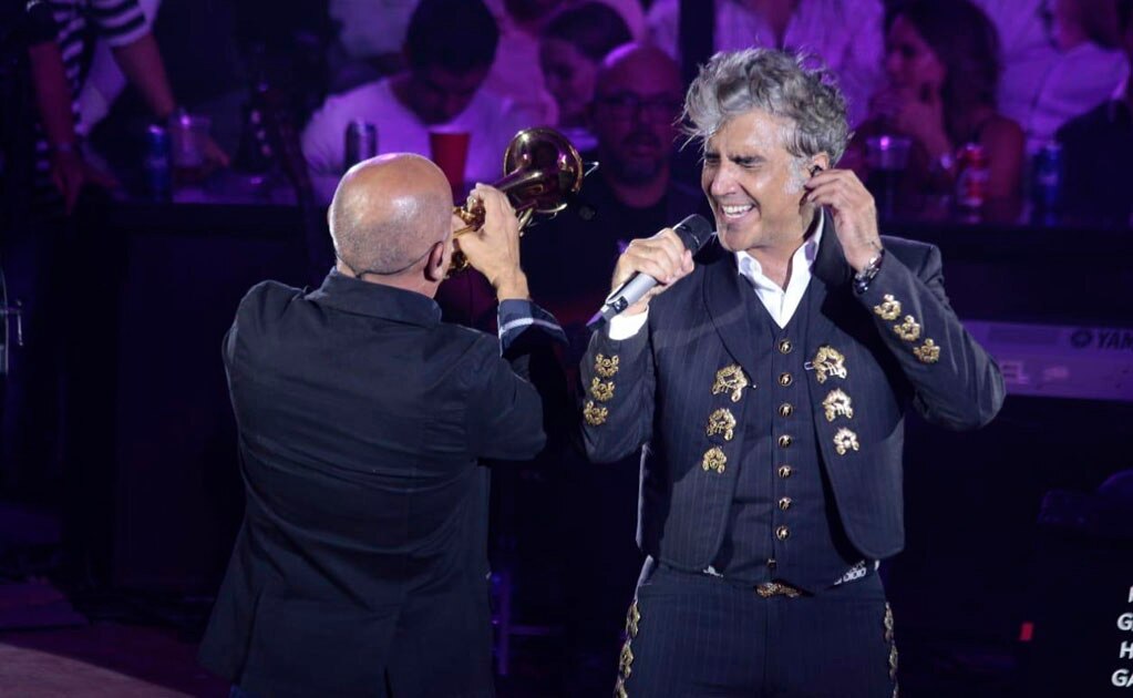 Segunda noche de feria en el Palenque, al estilo Alejandro Fernández