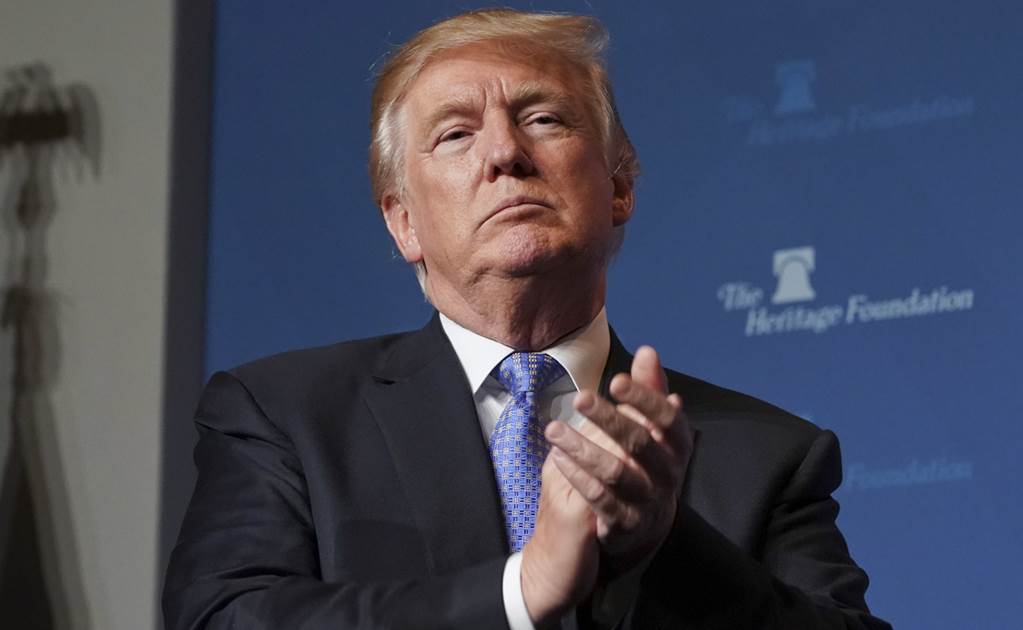 Pese a críticas, Trump asegura que hizo una “labor fantástica en Puerto Rico”