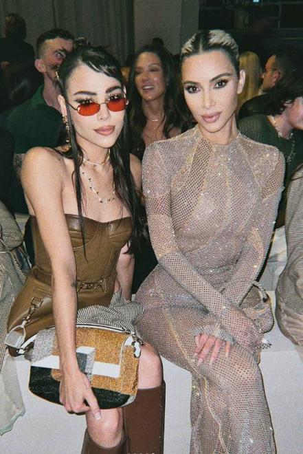 Danna Paola posa junto a Kim Kardashian y sorprende a sus fans