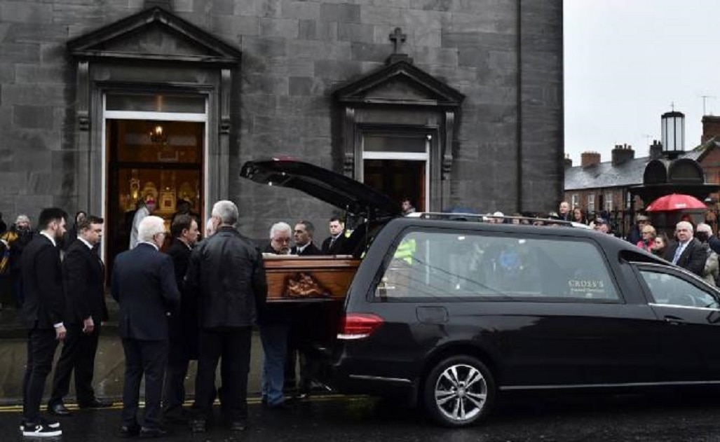 Abren capilla ardiente para despedir a Dolores O'Riordan