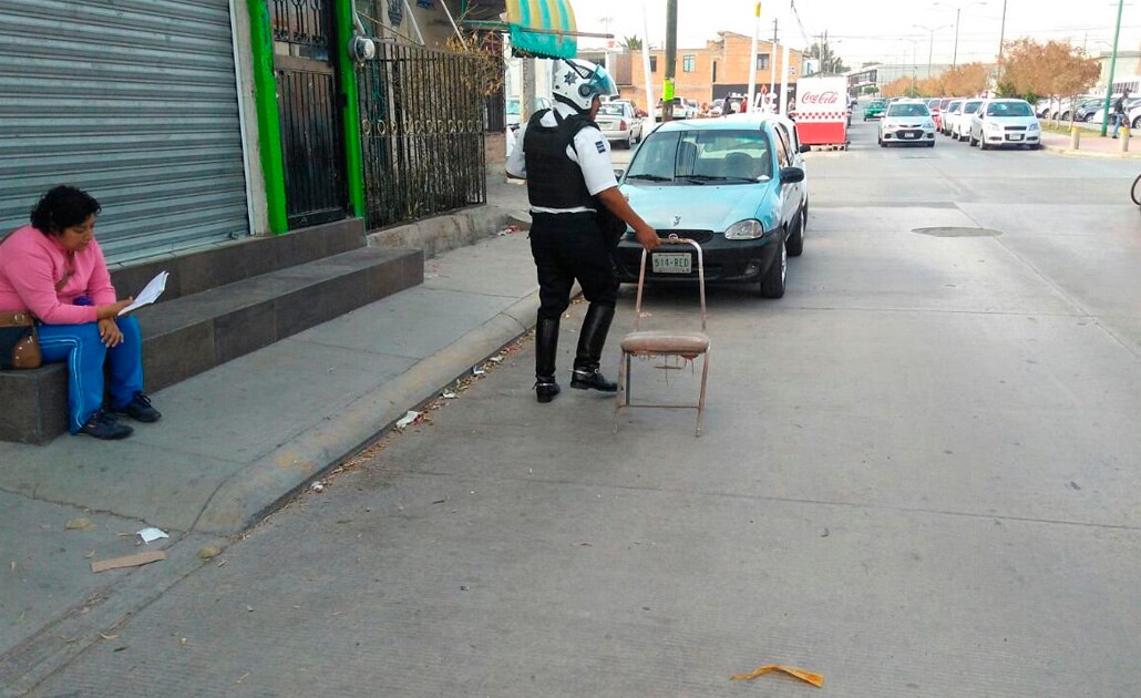 Retiran de la vía pública mil 200 objetos usados para apartar estacionamiento