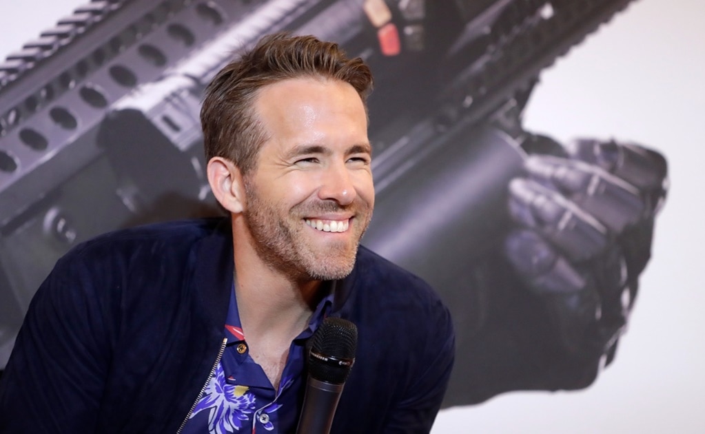 Ryan Reynolds se vacuna contra Covid-19 y "recibe" 5G
