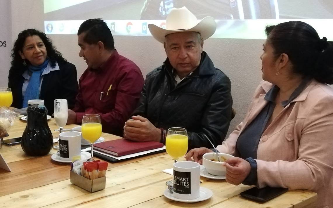 Presentan libro sobre la historia de Villa de Pozos