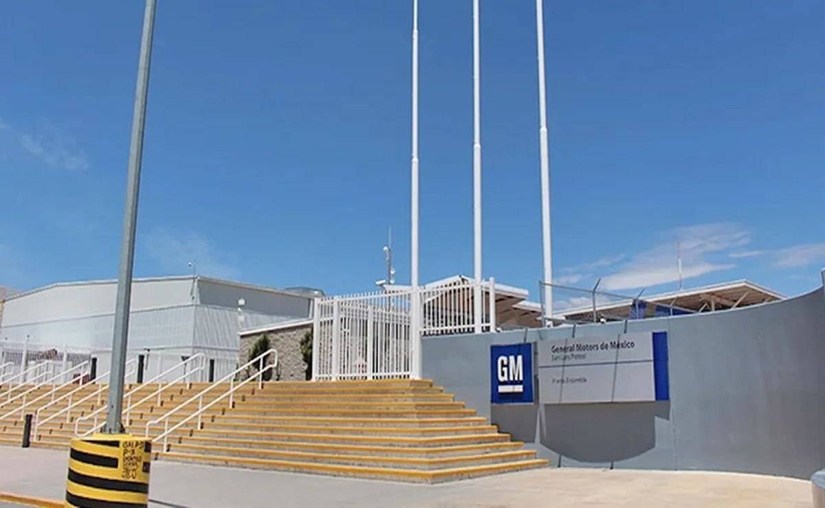 De insultos ha pasado a los golpes; operadores de transporte de personal denuncian agresiones de trabajadora de GM