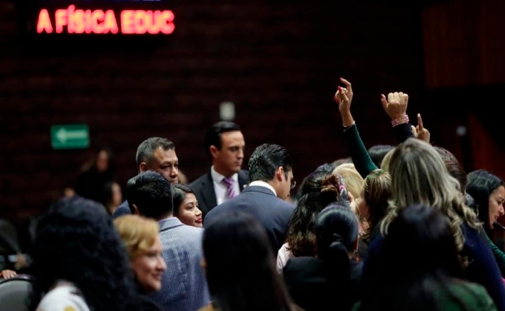 Diputados avalan en lo general dictamen de la Ley General de Educación