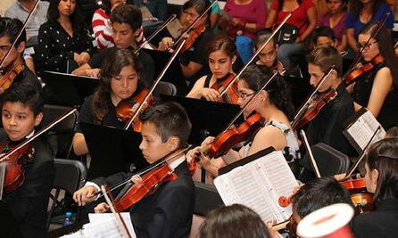 Por entregar fichas para escuela municipal de formación musical