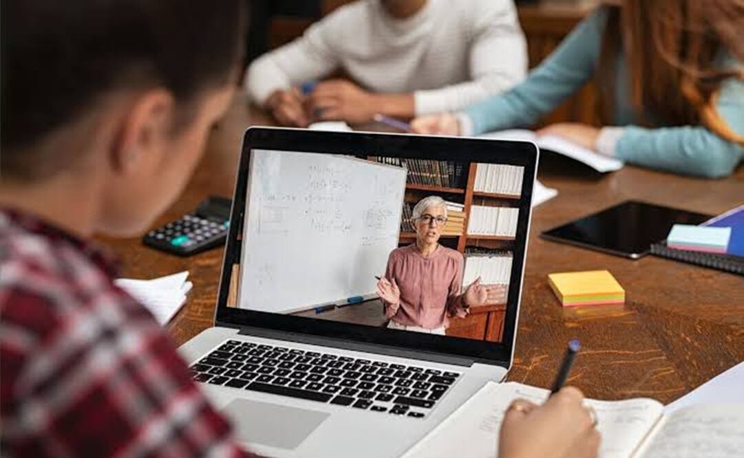 La nueva carrera en línea de Administración Industrial sólo aceptará 30 estudiantes. Foto: Especial