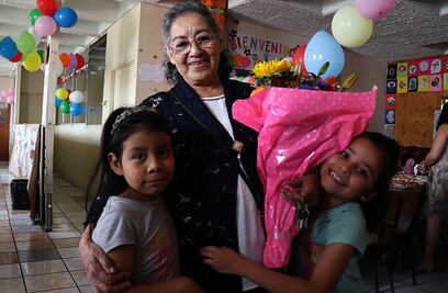 Educar en las calles, la labor de la maestra “Coquito”