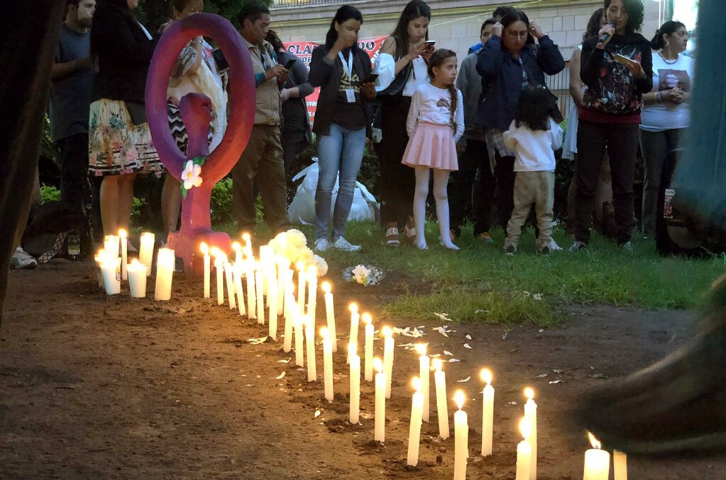 Colocan “antimonumenta” en memoria de víctimas de feminicidio 