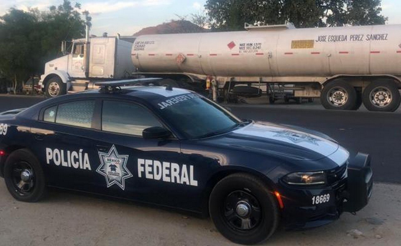  Aseguran dos pipas con más de 60 mil litros de combustible en Oaxaca