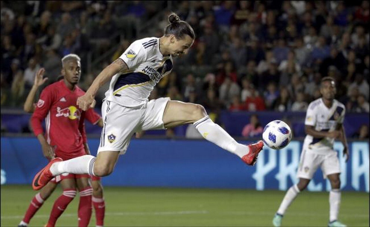  Zlatan Ibrahimovic se queda en el Galaxy