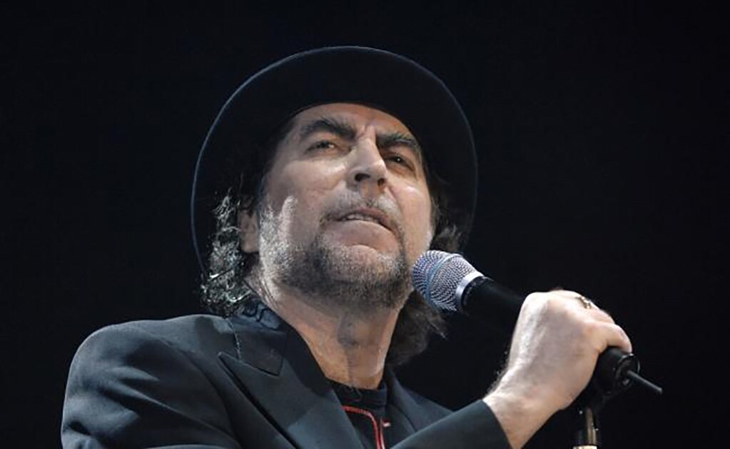 Joaquín Sabina se queda "mudo" a mitad de concierto en Madrid