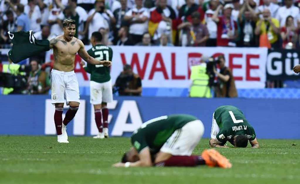 Roban pertenencias a Carlos Salcedo en aerolinea patrocinadora de la Selección