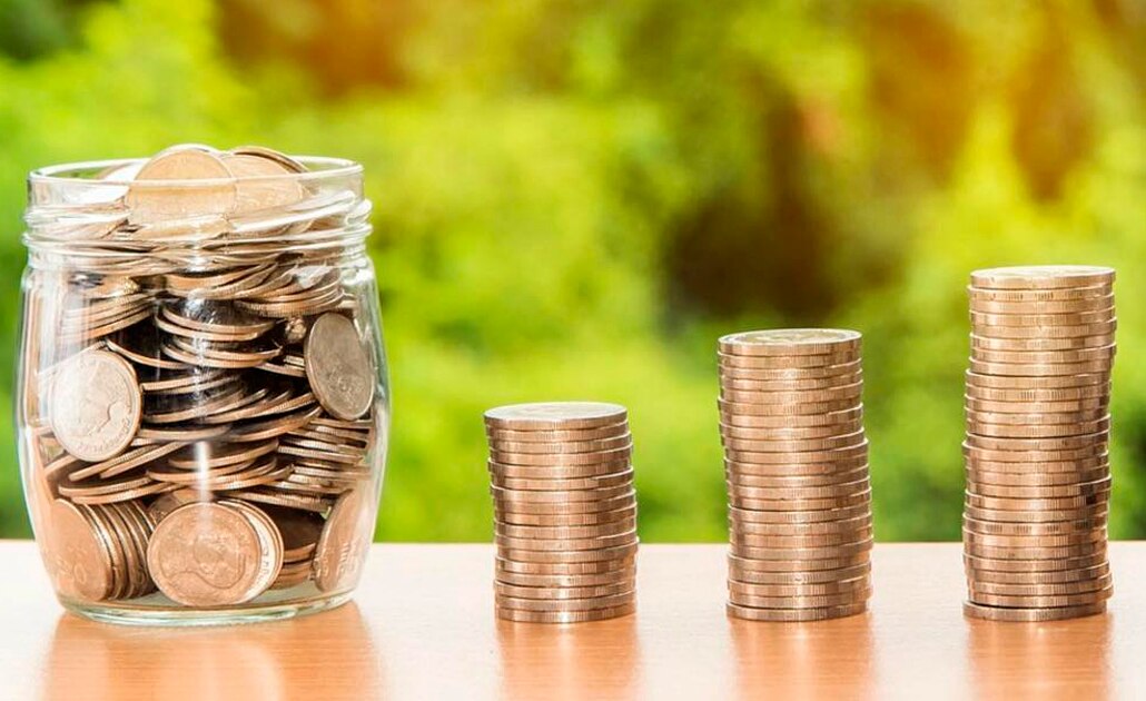 Patrones proponen aumentar salario mínimo a 102 pesos al día