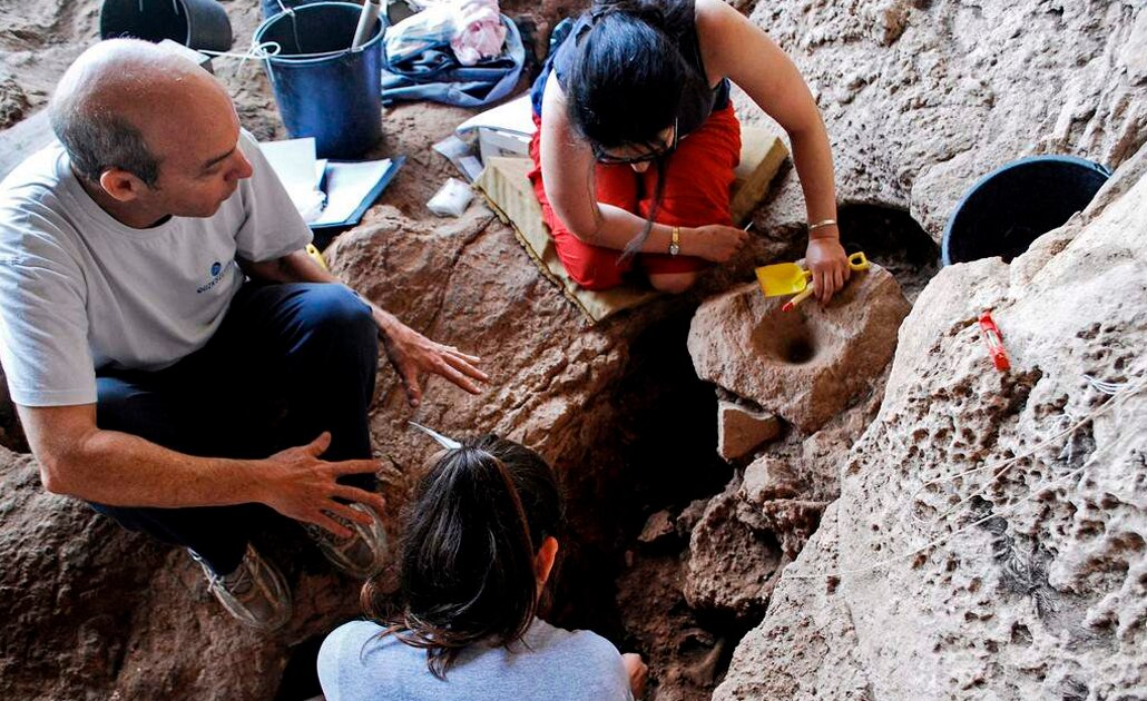 Descubren en Israel la fábrica cervecera más antigua del mundo