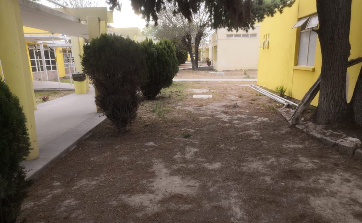 Denuncian familiares de pacientes falta de agua y comida en clínica psiquiátrica Everardo Neuman. Fotos: Especiales