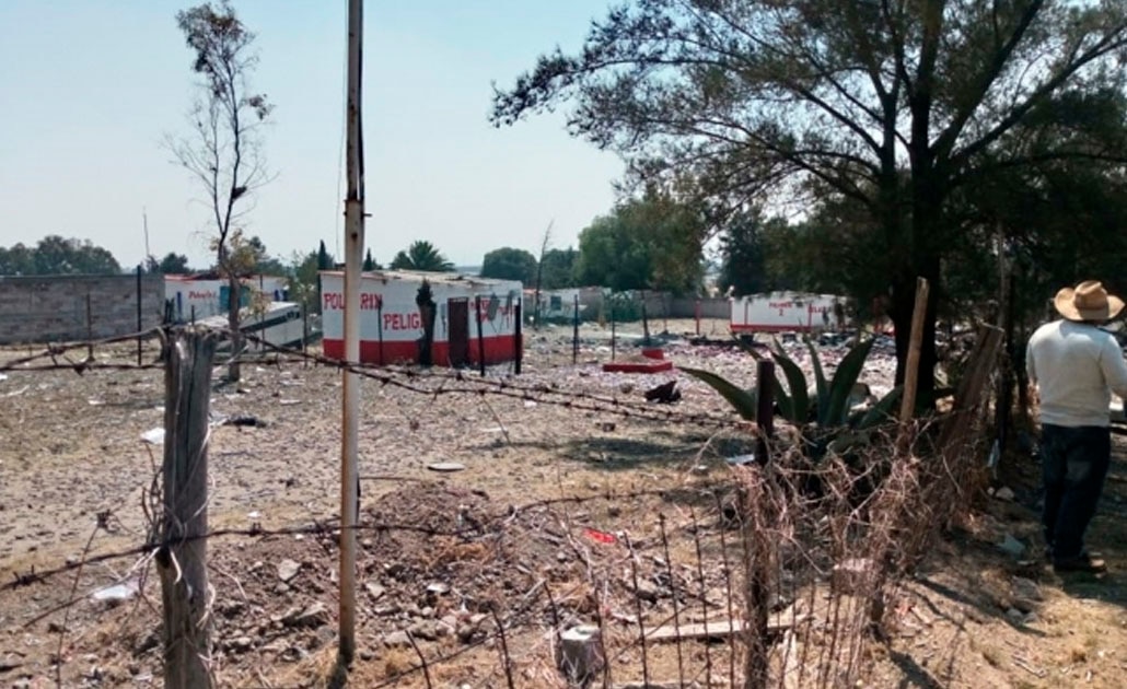 Un muerto y cuatro lesionados, saldo de explosión en polvorín de Tultepec, Edomex