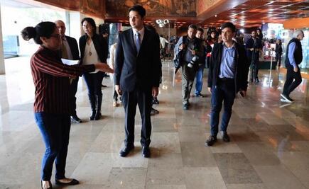  Vocero de AMLO supervisa en cámara de diputados protocolo para investidura