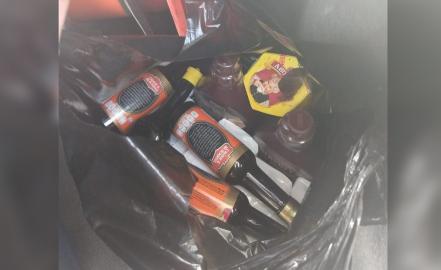 Roban tienda e intentan huir en taxi