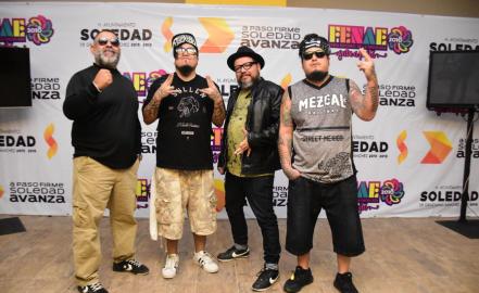 El Gran Silencio contagia con su música en la FENAE