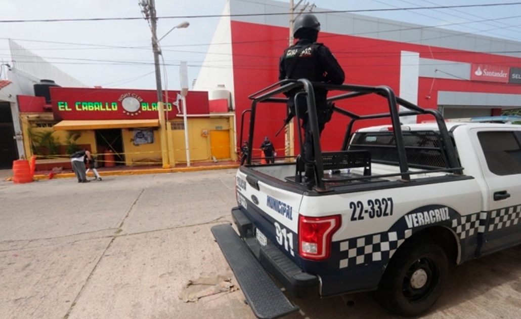 Sube a 30 el número de víctimas por ataque a bar de Coatzacoalcos