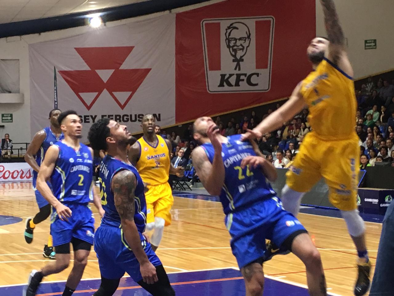 Capitanes de CDMX se lleva la victoria ante Santos de San Luis 93-85